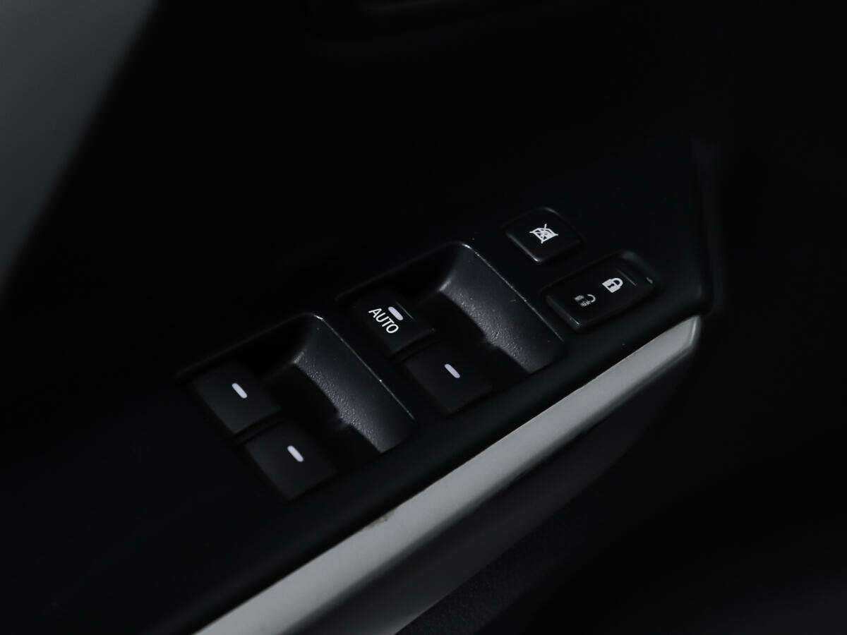 Mitsubishi Pajero Sport с пробегом — 2018 год. Фото: #18