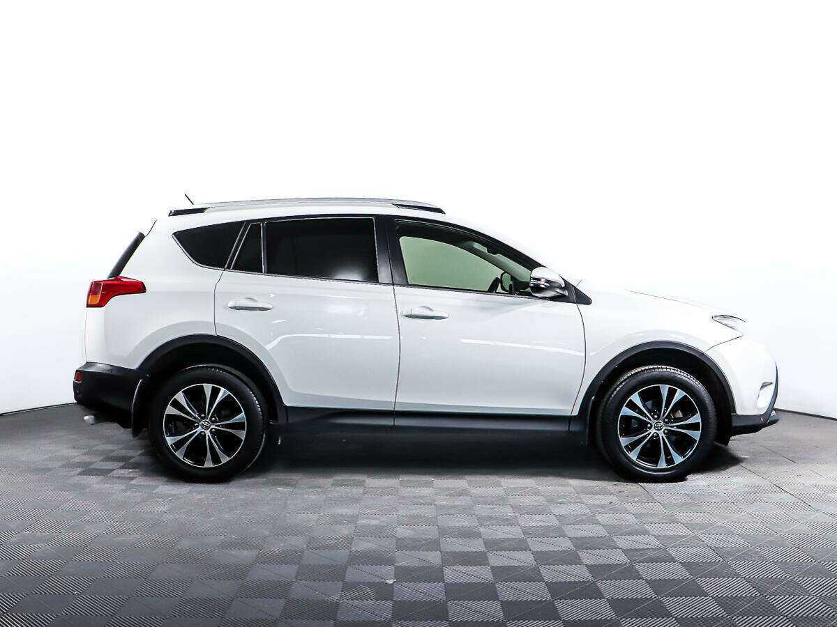 Toyota RAV4 с пробегом — 2014 год. Фото: #3