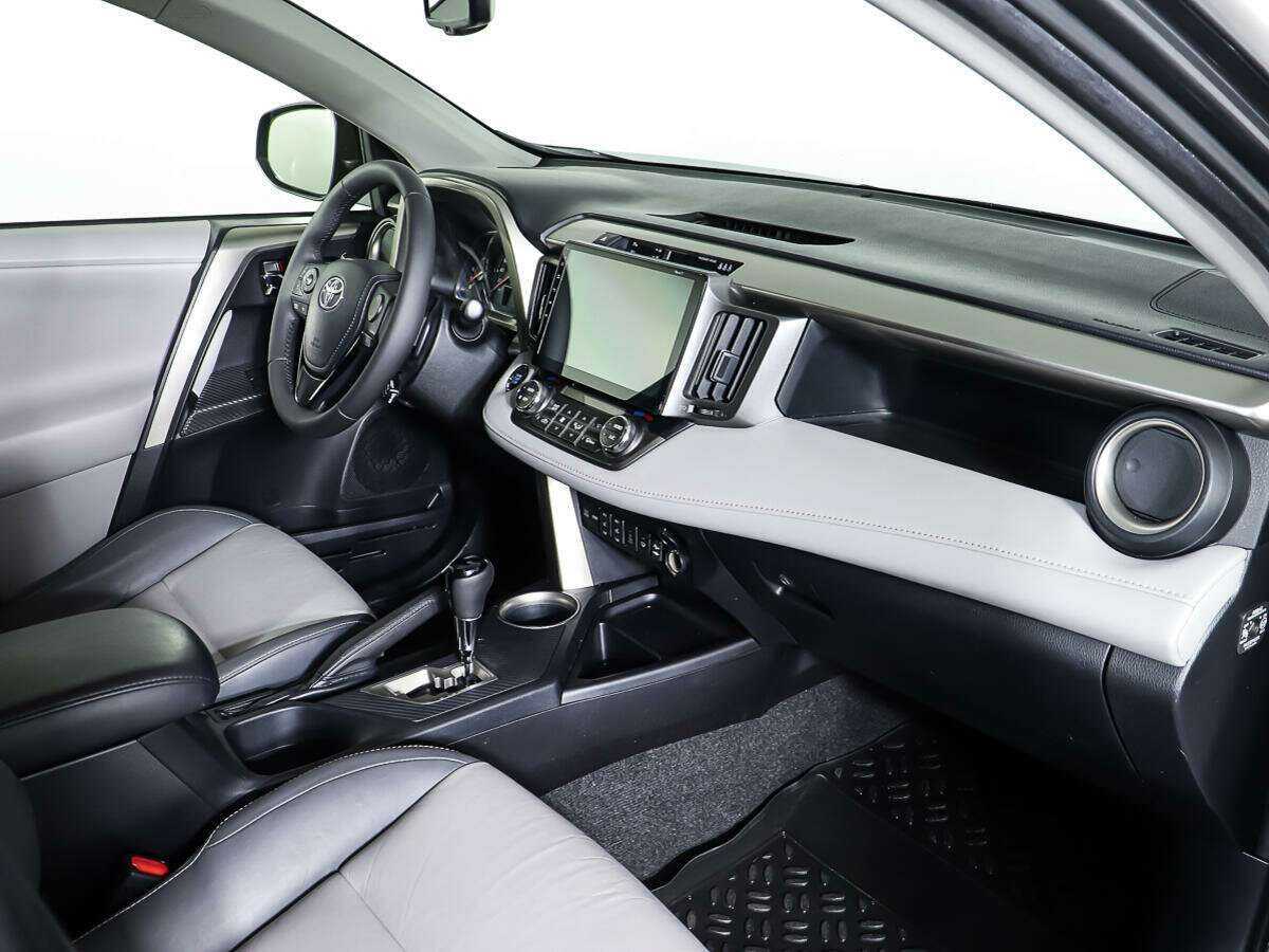 Toyota RAV4 с пробегом — 2013 год. Фото: #6