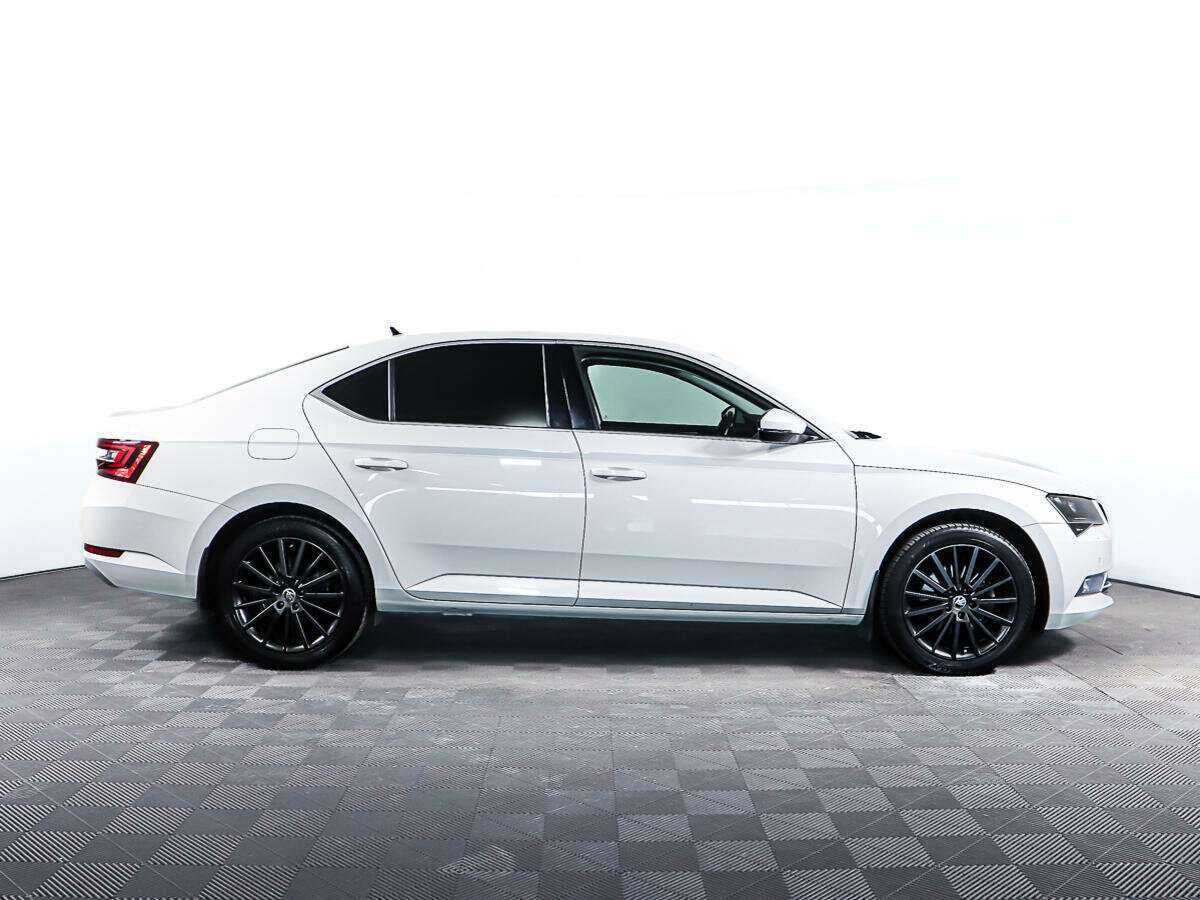 Skoda Superb с пробегом — 2017 год. Фото: #3
