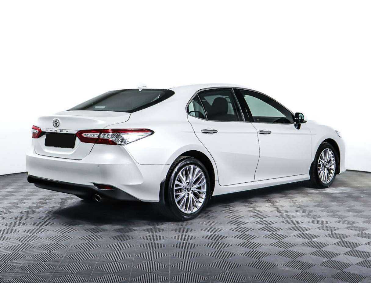Toyota Camry с пробегом — 2020 год. Фото: #3