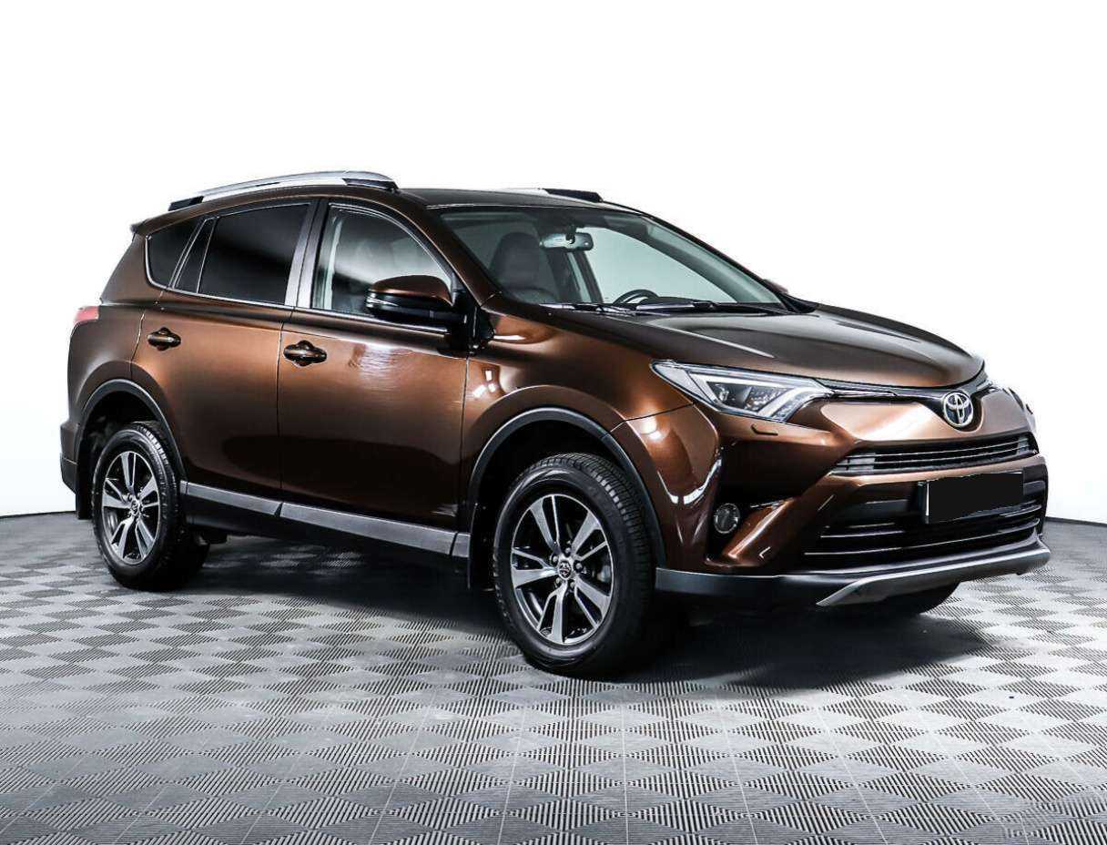 Toyota RAV4 с пробегом — 2018 год. Фото: #2