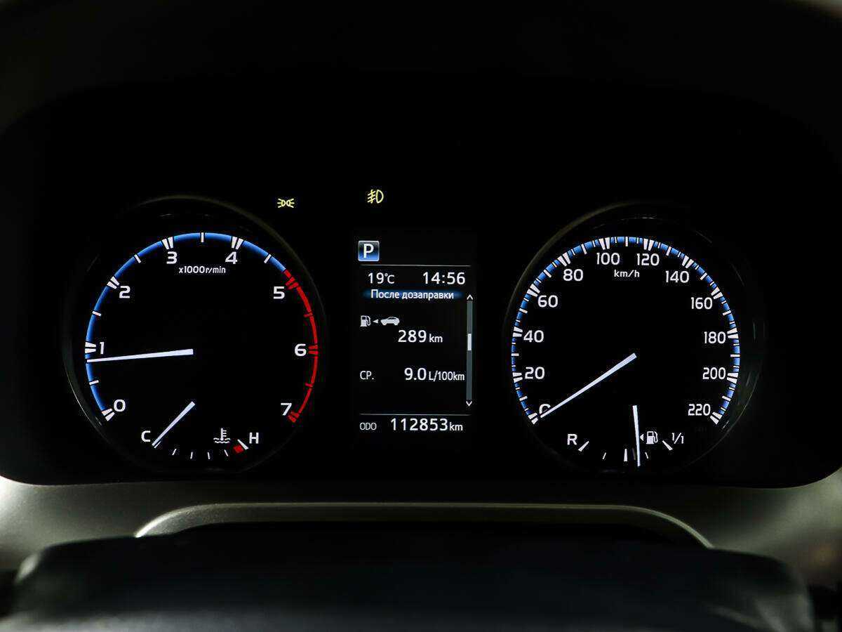 Toyota RAV4 с пробегом — 2018 год. Фото: #12