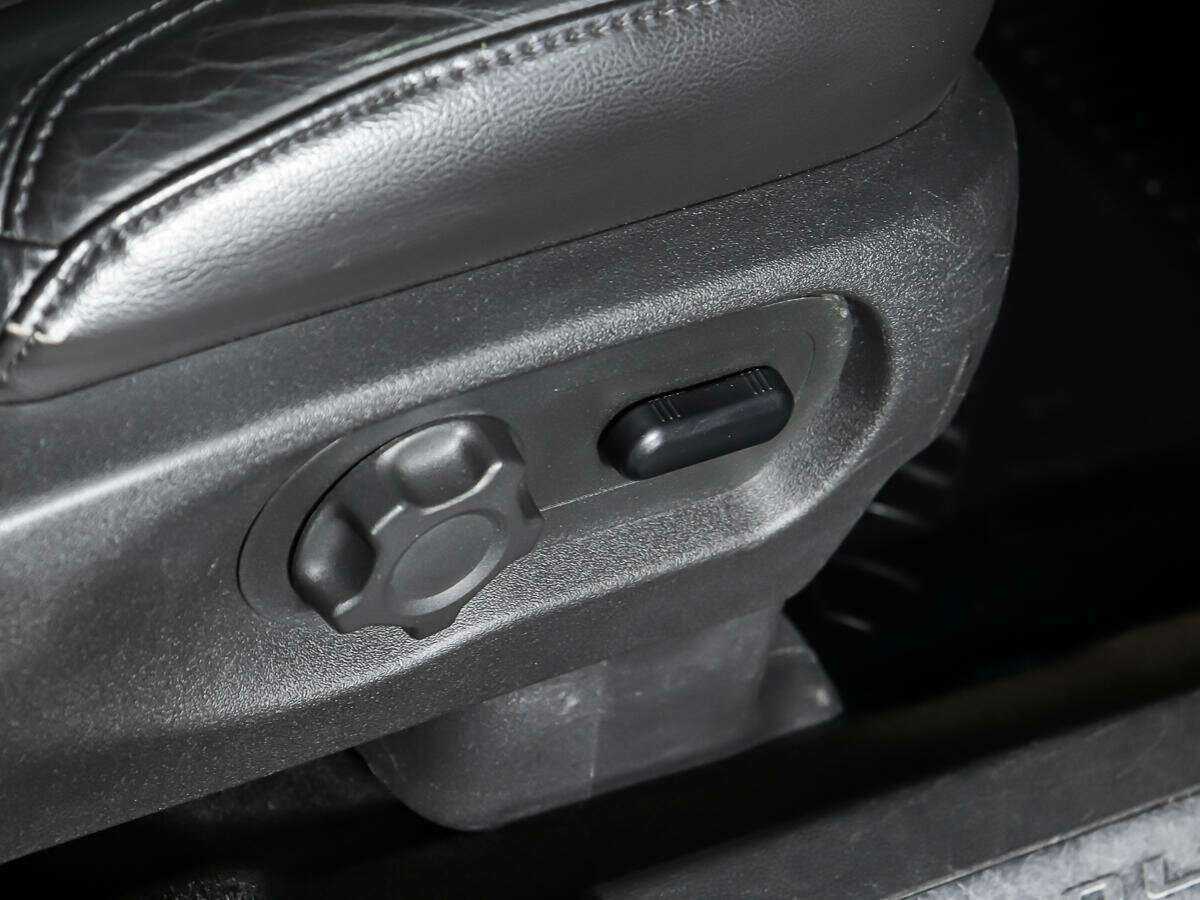 Ford Explorer с пробегом — 2012 год. Фото: #13