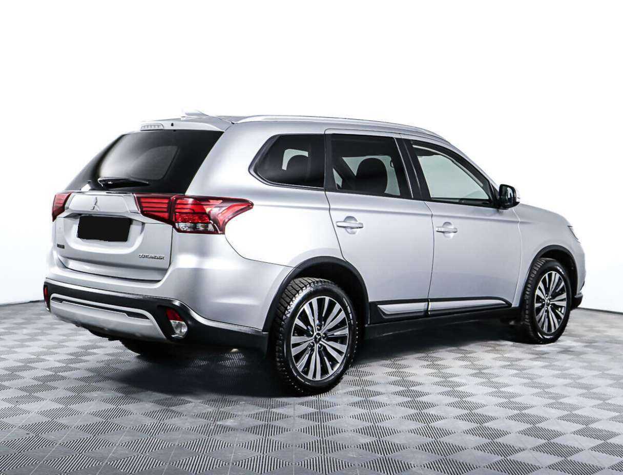 Mitsubishi Outlander с пробегом — 2019 год. Фото: #4