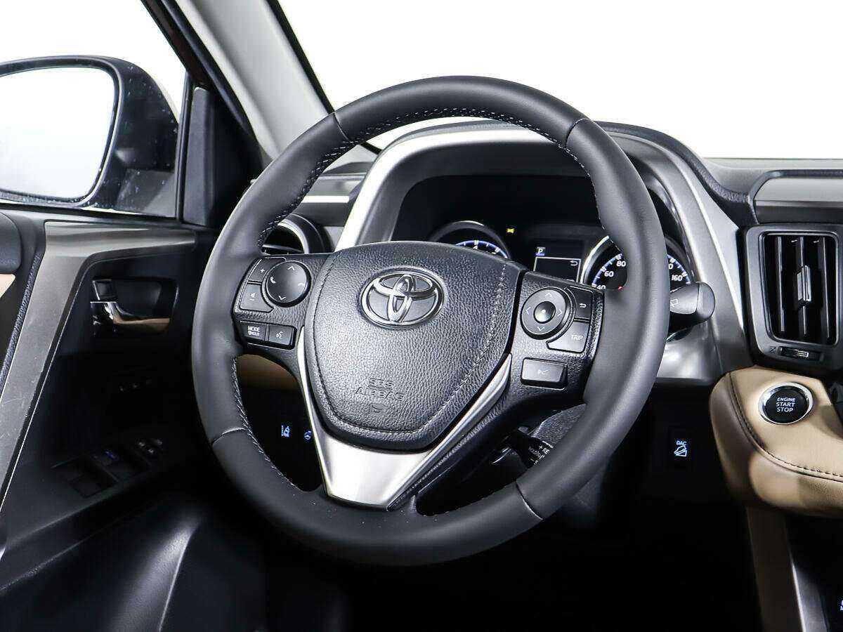 Toyota RAV4 с пробегом — 2018 год. Фото: #13