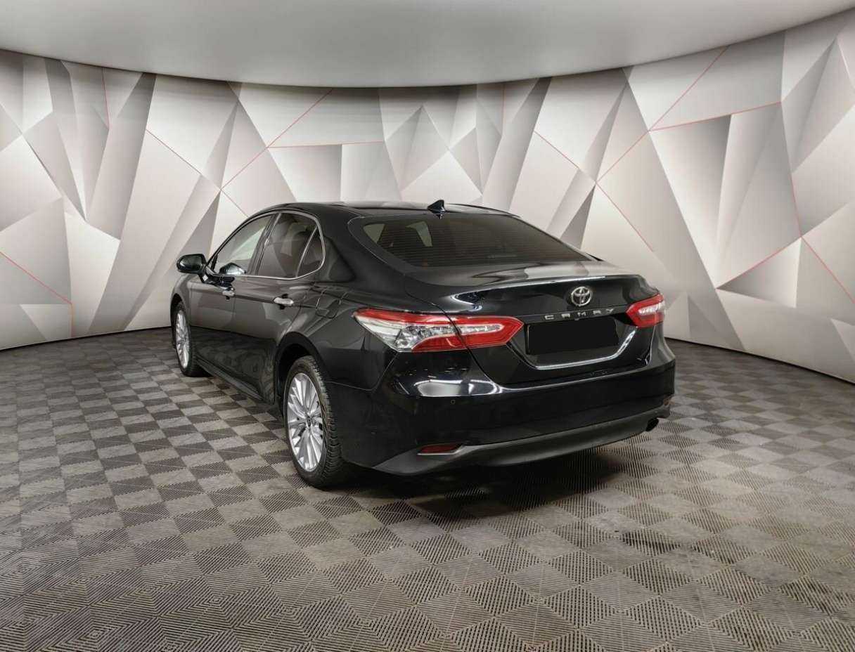 Toyota Camry с пробегом — 2020 год. Фото: #2