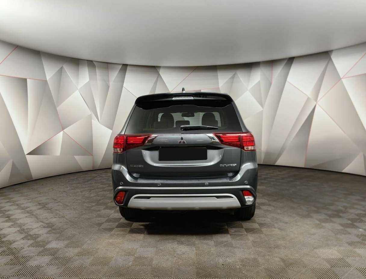 Mitsubishi Outlander с пробегом — 2019 год. Фото: #7