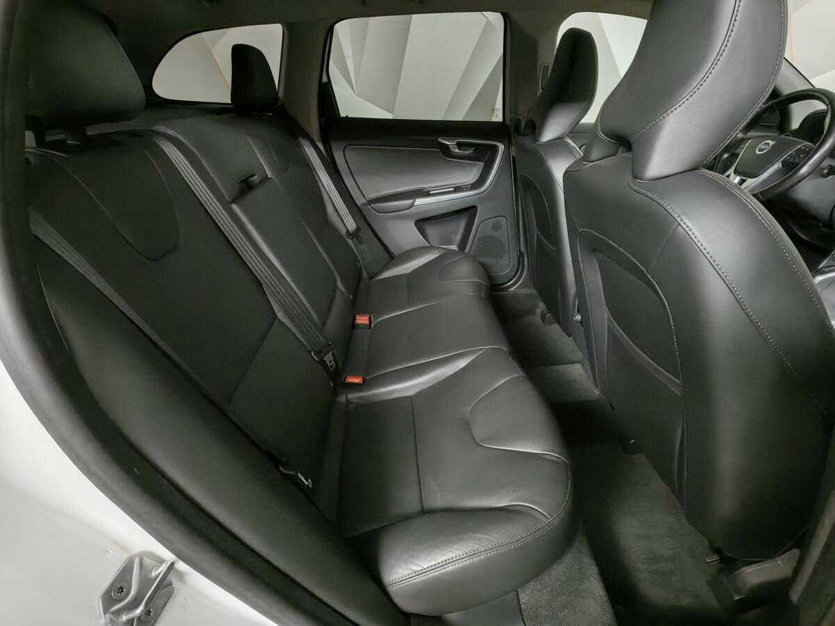 Volvo XC60 с пробегом — 2016 год. Фото: #10