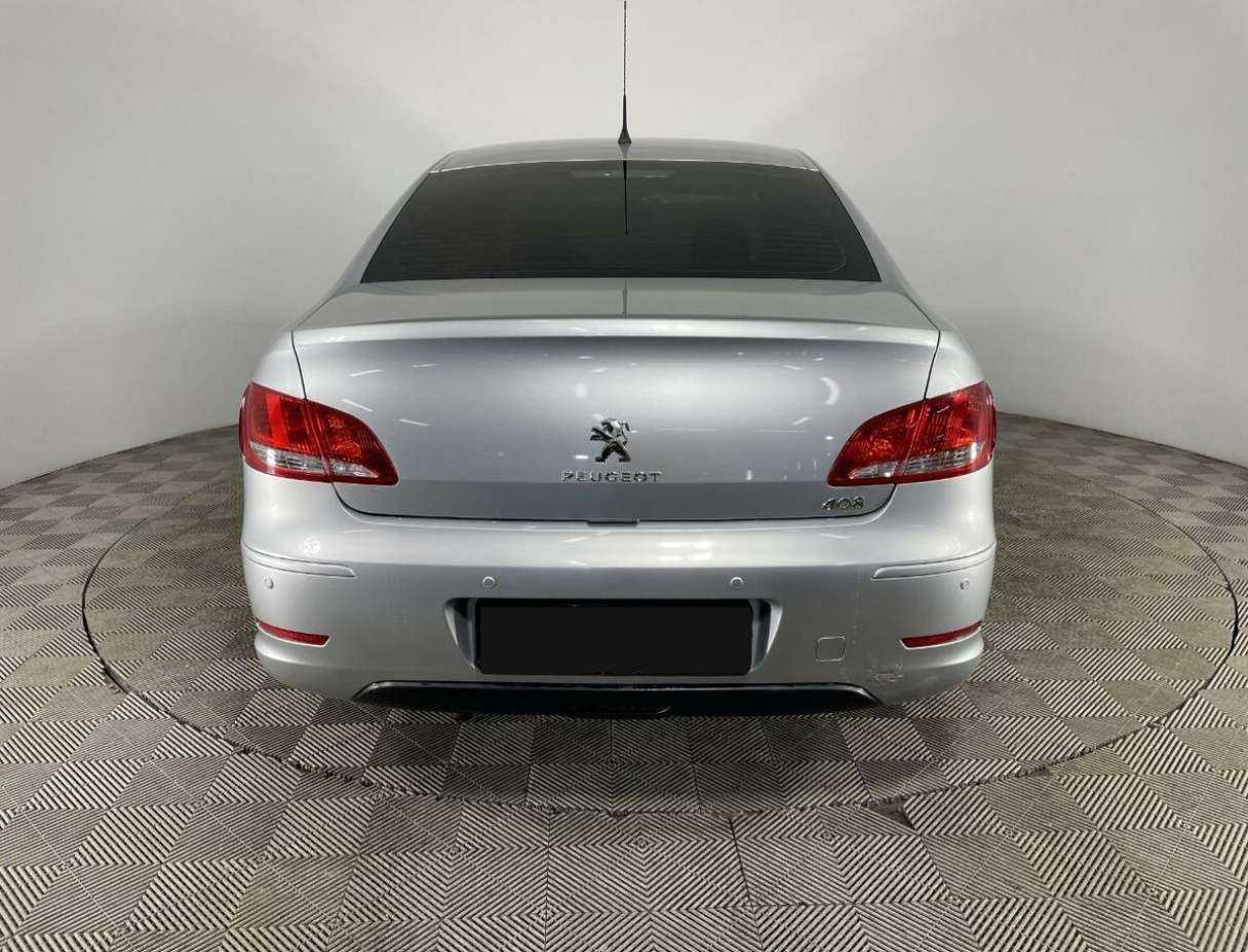 Peugeot 408 с пробегом — 2016 год. Фото: #2