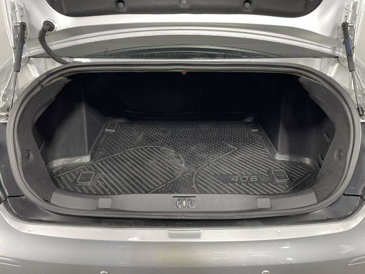 Peugeot 408 с пробегом — 2016 год. Фото: #17