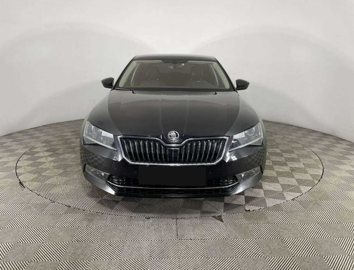 Skoda Superb с пробегом — 2018 год. Фото: #1