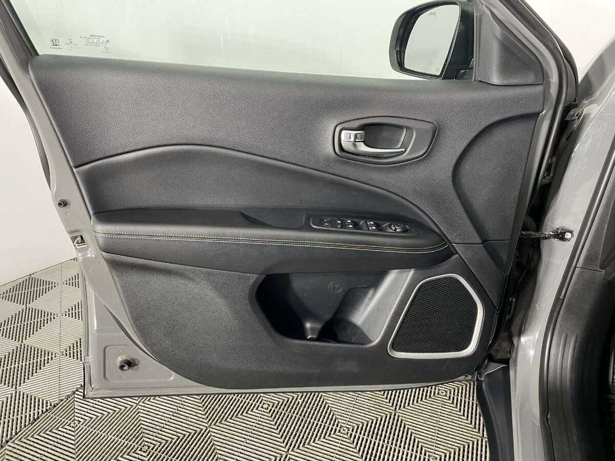 Jeep Compass с пробегом — 2019 год. Фото: #7