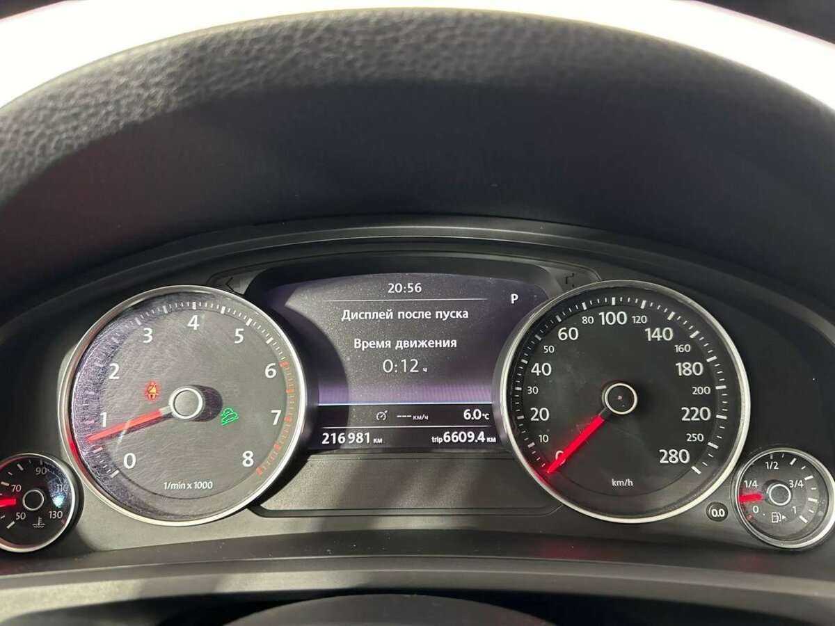 Volkswagen Touareg с пробегом — 2012 год. Фото: #10