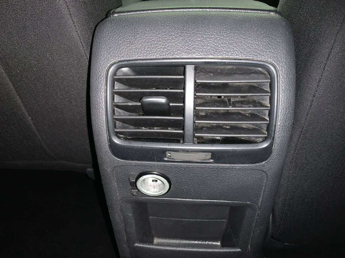 Volkswagen Jetta с пробегом — 2013 год. Фото: #19