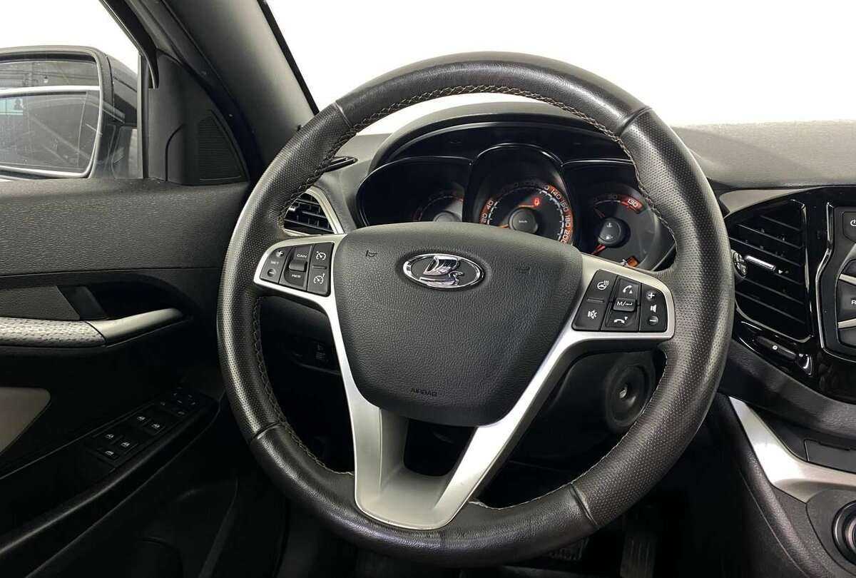 Lada (ВАЗ) Vesta с пробегом — 2020 год. Фото: #8