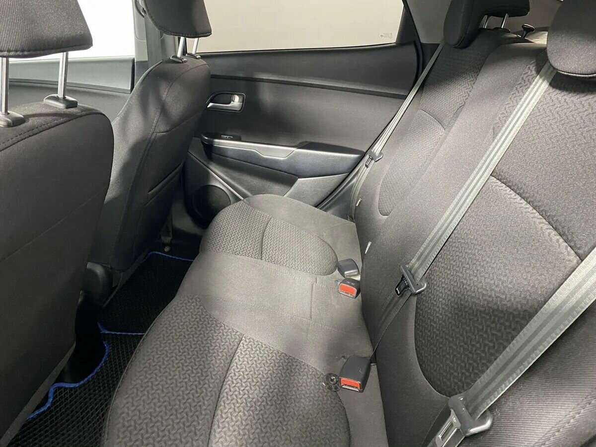 Kia Rio с пробегом — 2015 год. Фото: #9