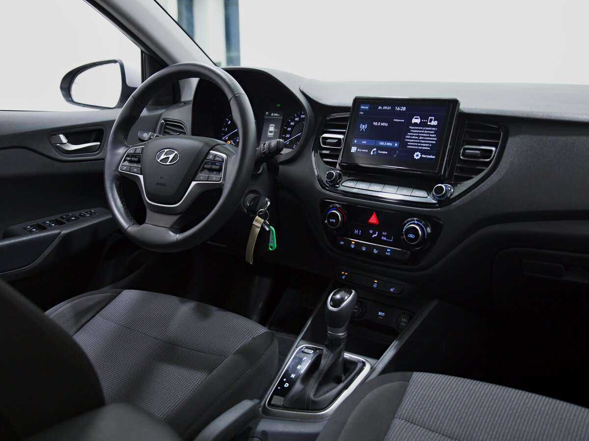 Hyundai Solaris с пробегом — 2021 год. Фото: #6