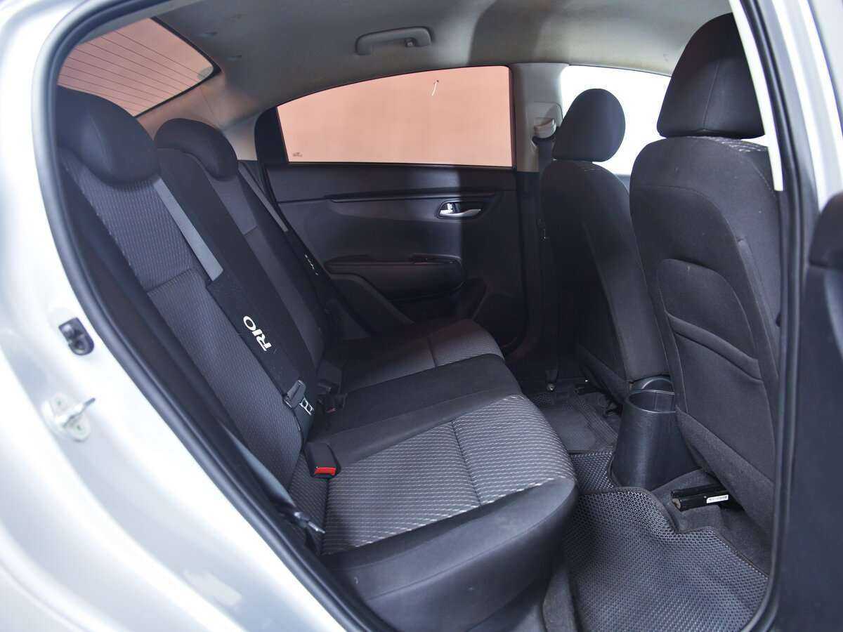 Kia Rio с пробегом — 2017 год. Фото: #17