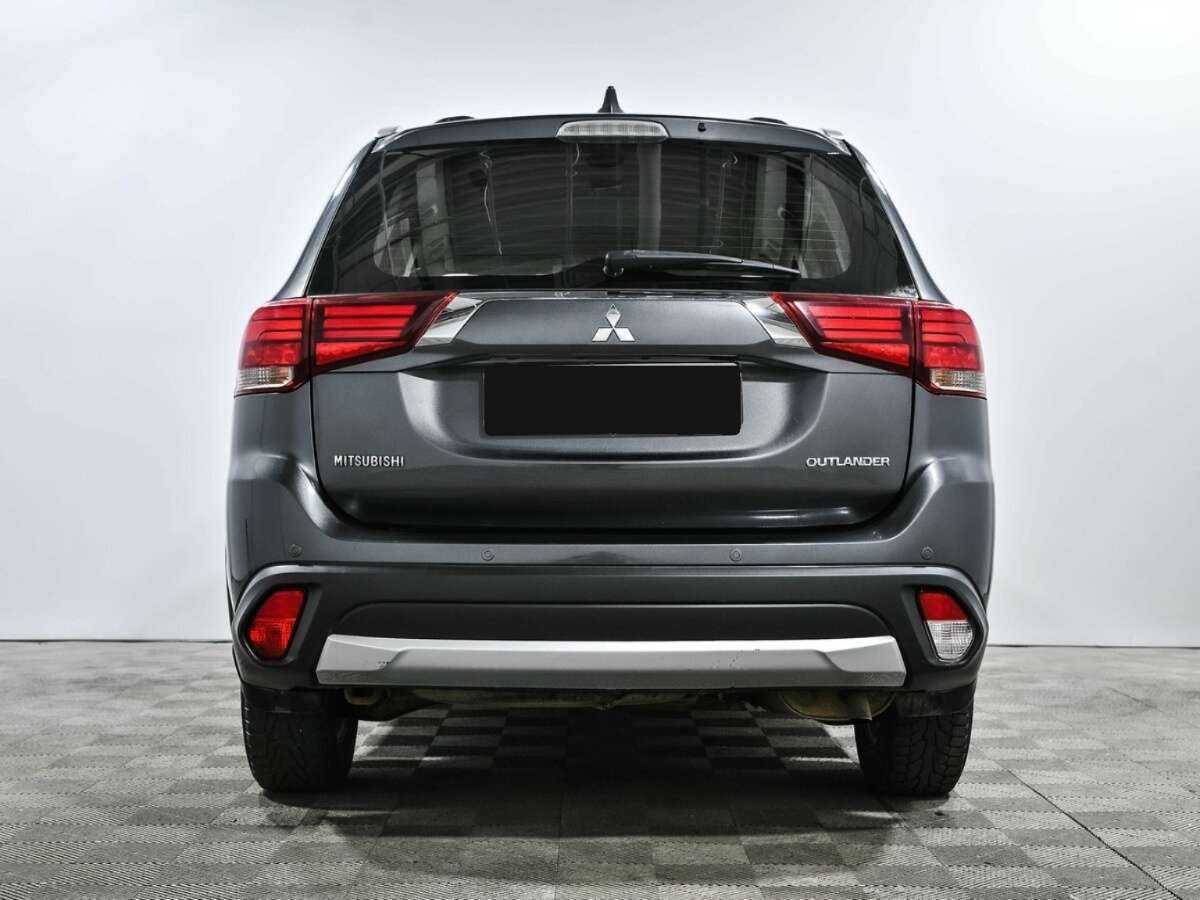 Mitsubishi Outlander с пробегом — 2018 год. Фото: #4