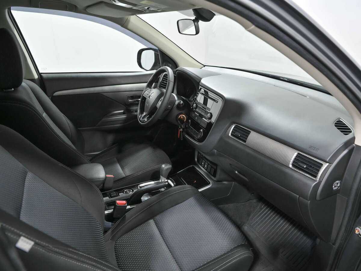 Mitsubishi Outlander с пробегом — 2018 год. Фото: #16