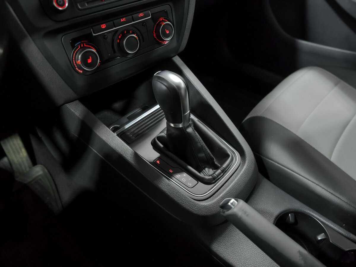 Volkswagen Jetta с пробегом — 2016 год. Фото: #7