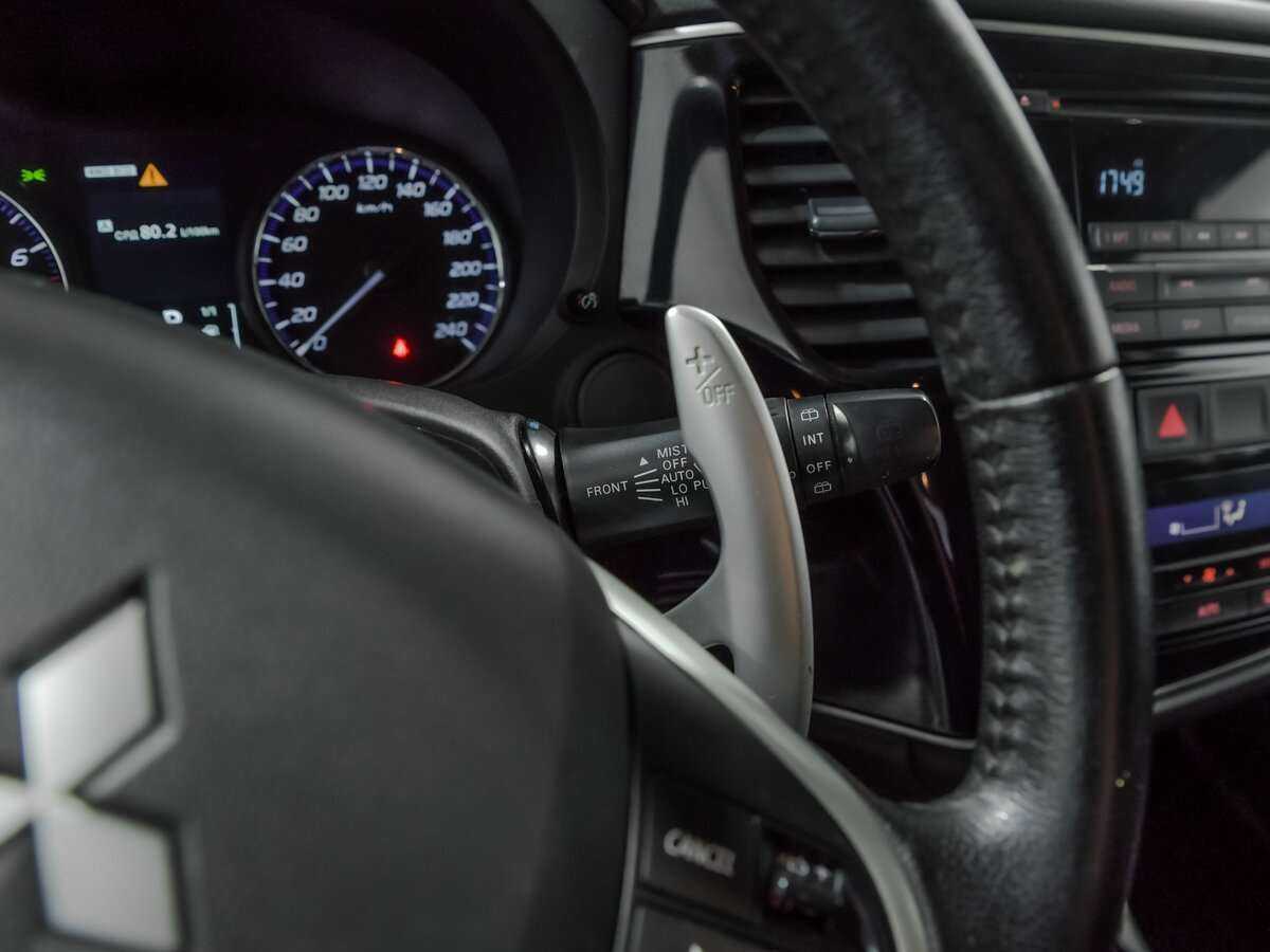 Mitsubishi Outlander с пробегом — 2013 год. Фото: #8