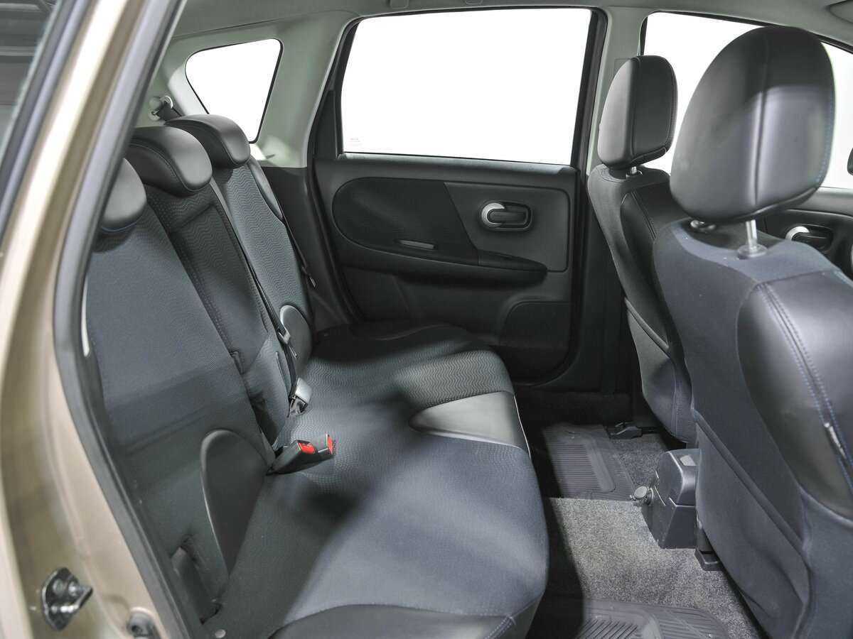 Nissan Note с пробегом — 2013 год. Фото: #15