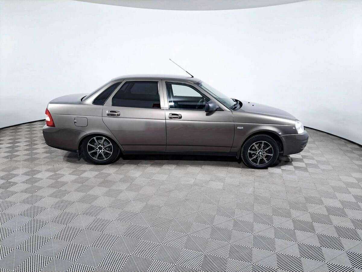 Lada (ВАЗ) Priora с пробегом — 2017 год. Фото: #3