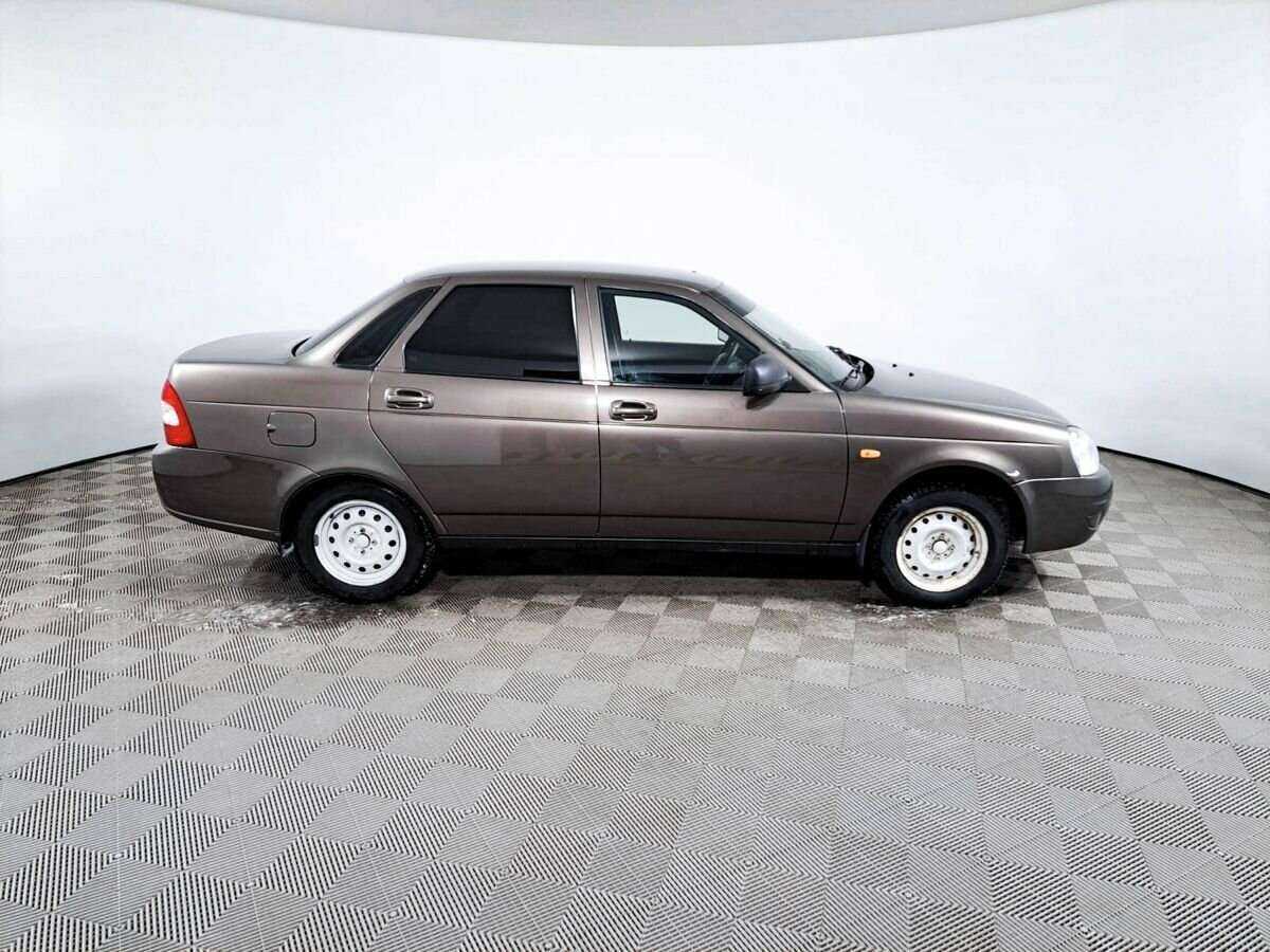 Lada (ВАЗ) Priora с пробегом — 2017 год. Фото: #3