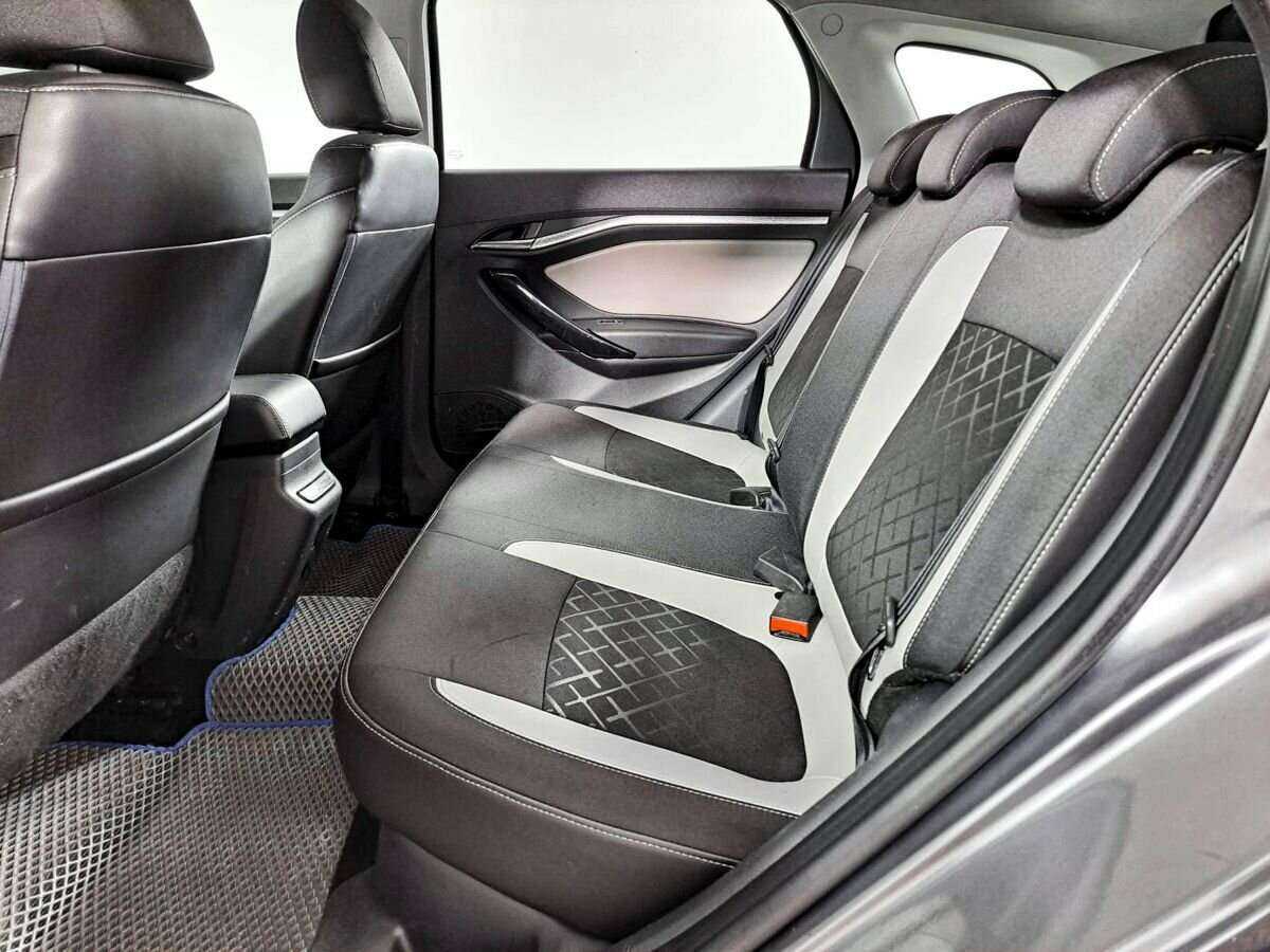 Lada (ВАЗ) Vesta с пробегом — 2017 год. Фото: #11