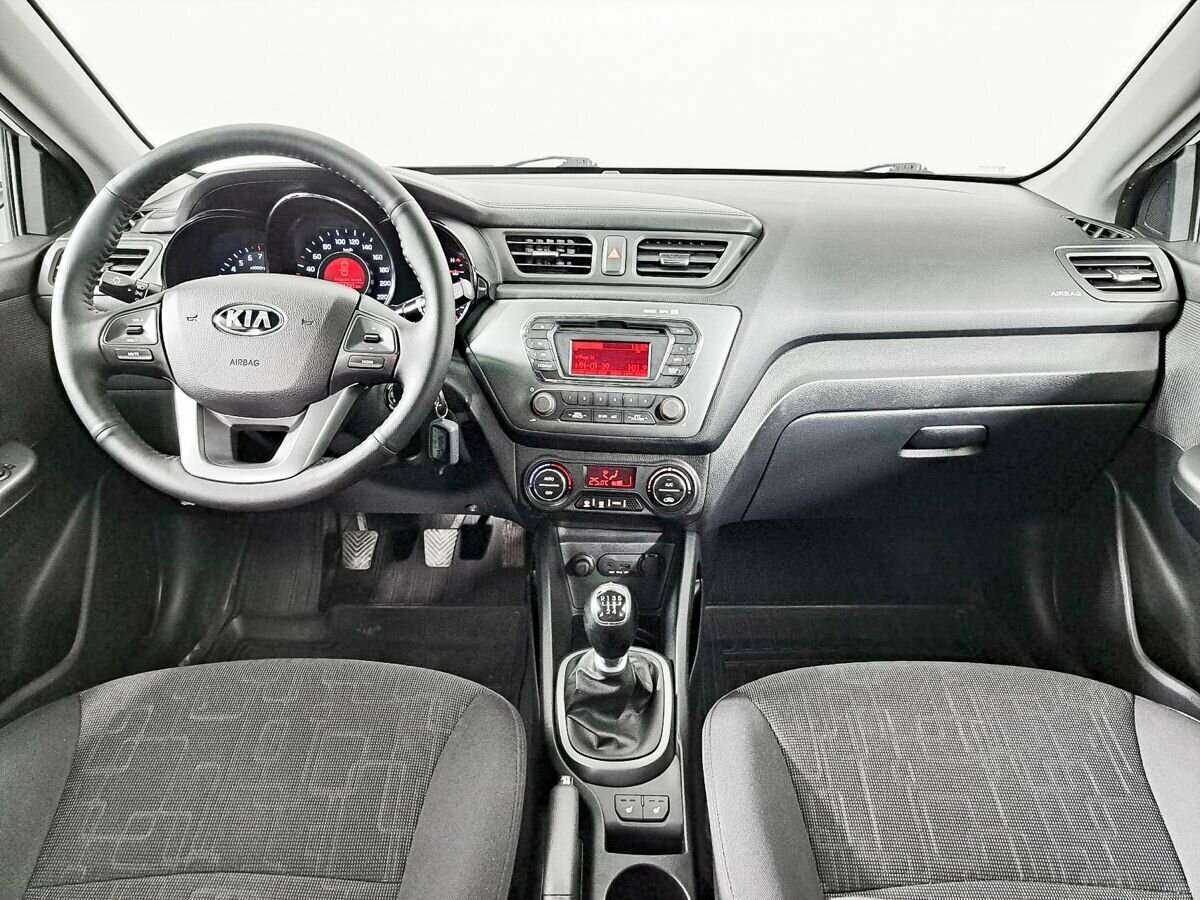 Kia Rio с пробегом — 2013 год. Фото: #11