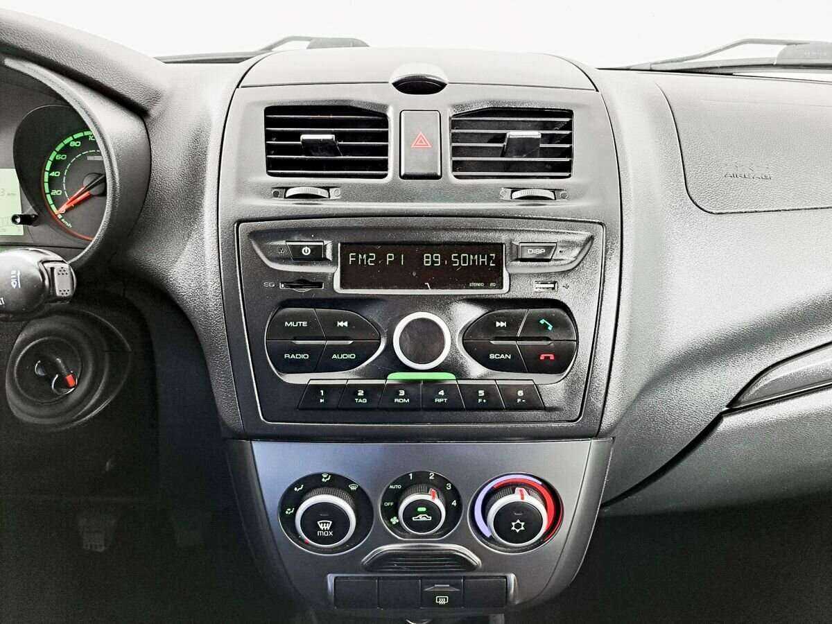 Lada (ВАЗ) Kalina с пробегом — 2017 год. Фото: #12