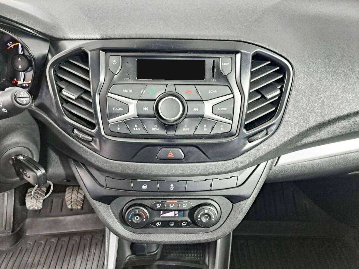 Lada (ВАЗ) Vesta с пробегом — 2019 год. Фото: #12