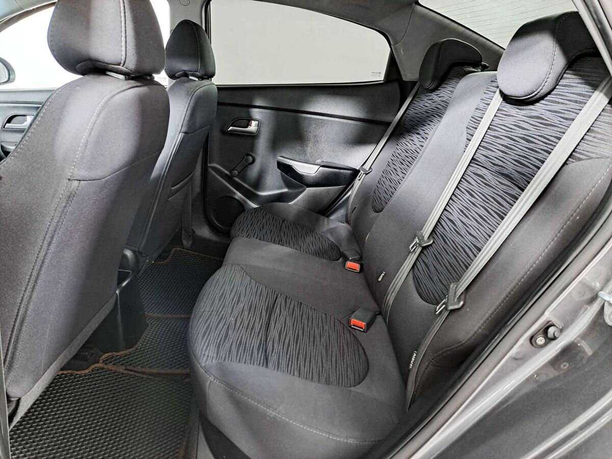 Kia Rio с пробегом — 2014 год. Фото: #9