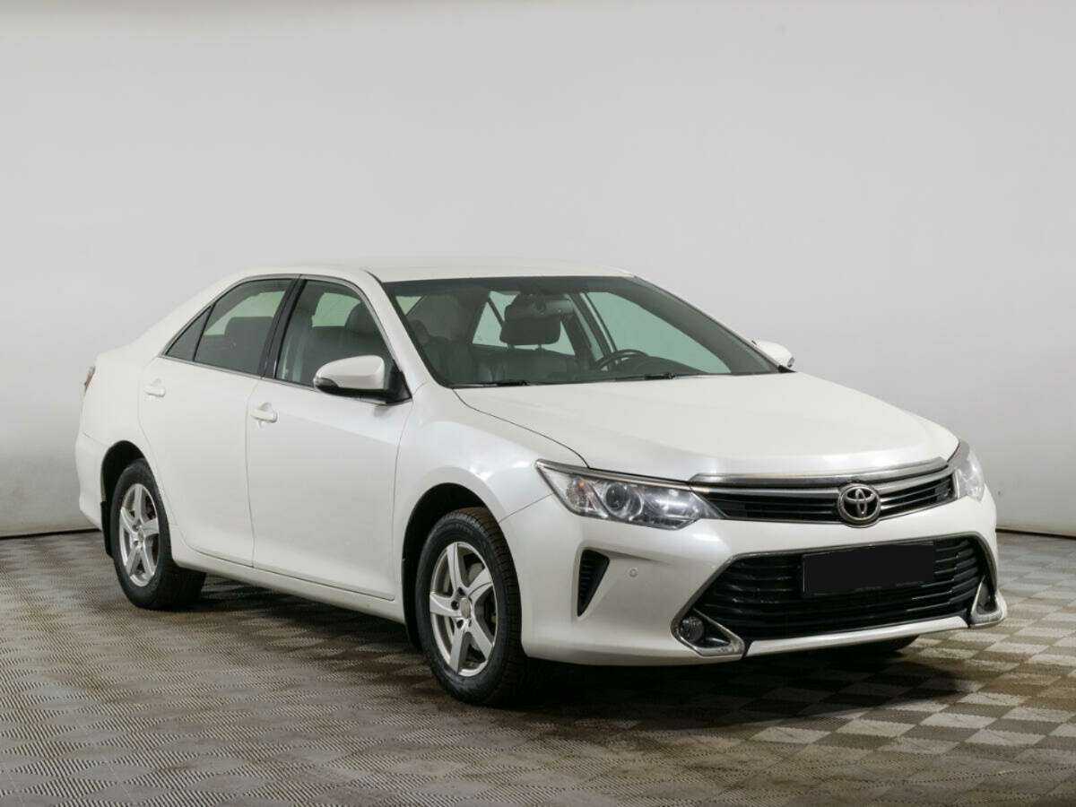 Toyota Camry с пробегом — 2016 год. Фото: #2