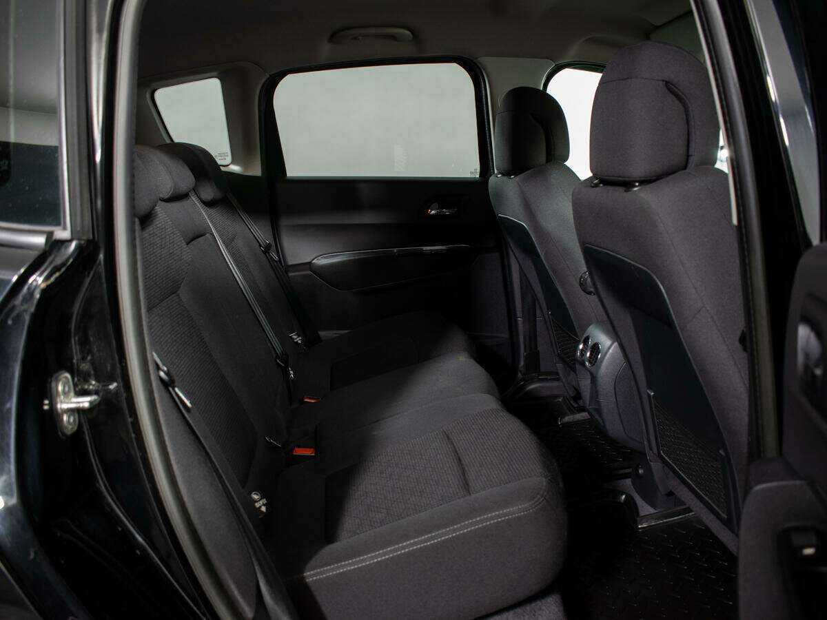 Peugeot 3008 с пробегом — 2014 год. Фото: #9