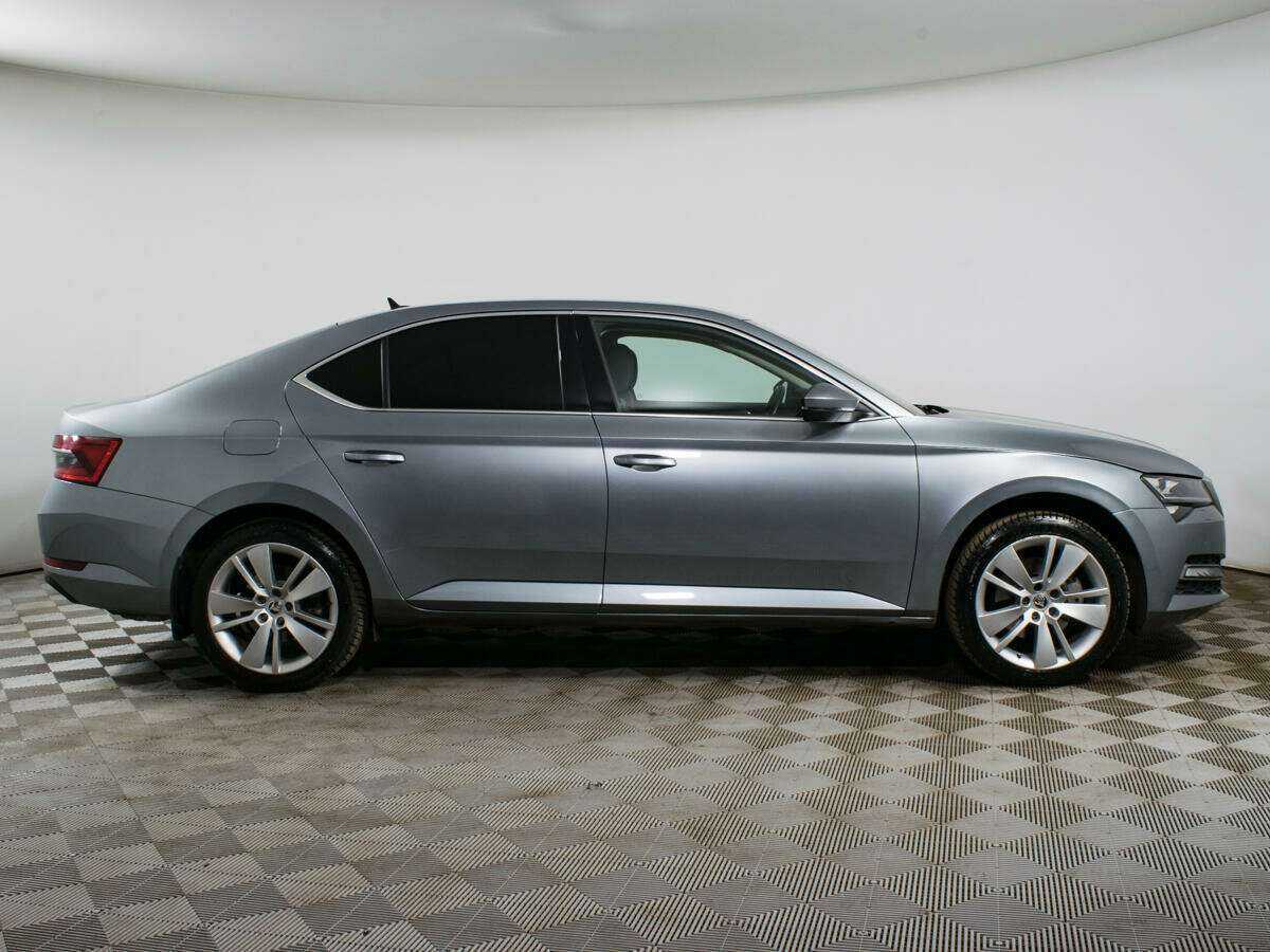 Skoda Superb с пробегом — 2019 год. Фото: #3