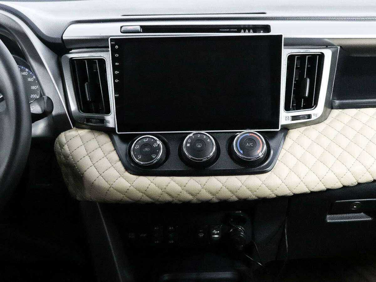 Toyota RAV4 с пробегом — 2016 год. Фото: #10