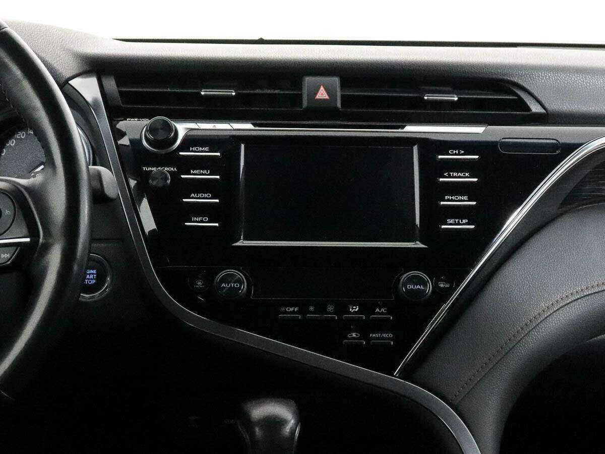 Toyota Camry с пробегом — 2020 год. Фото: #10