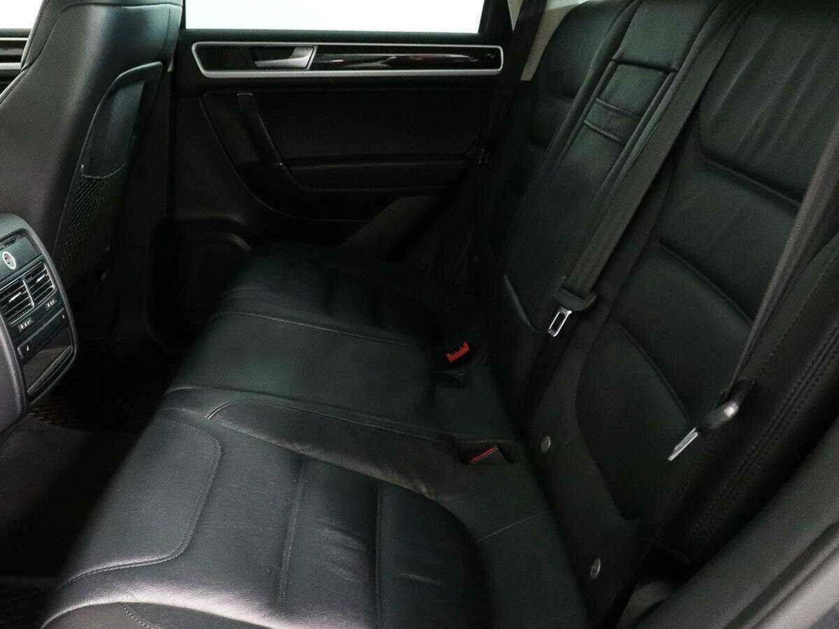 Volkswagen Touareg с пробегом — 2016 год. Фото: #6