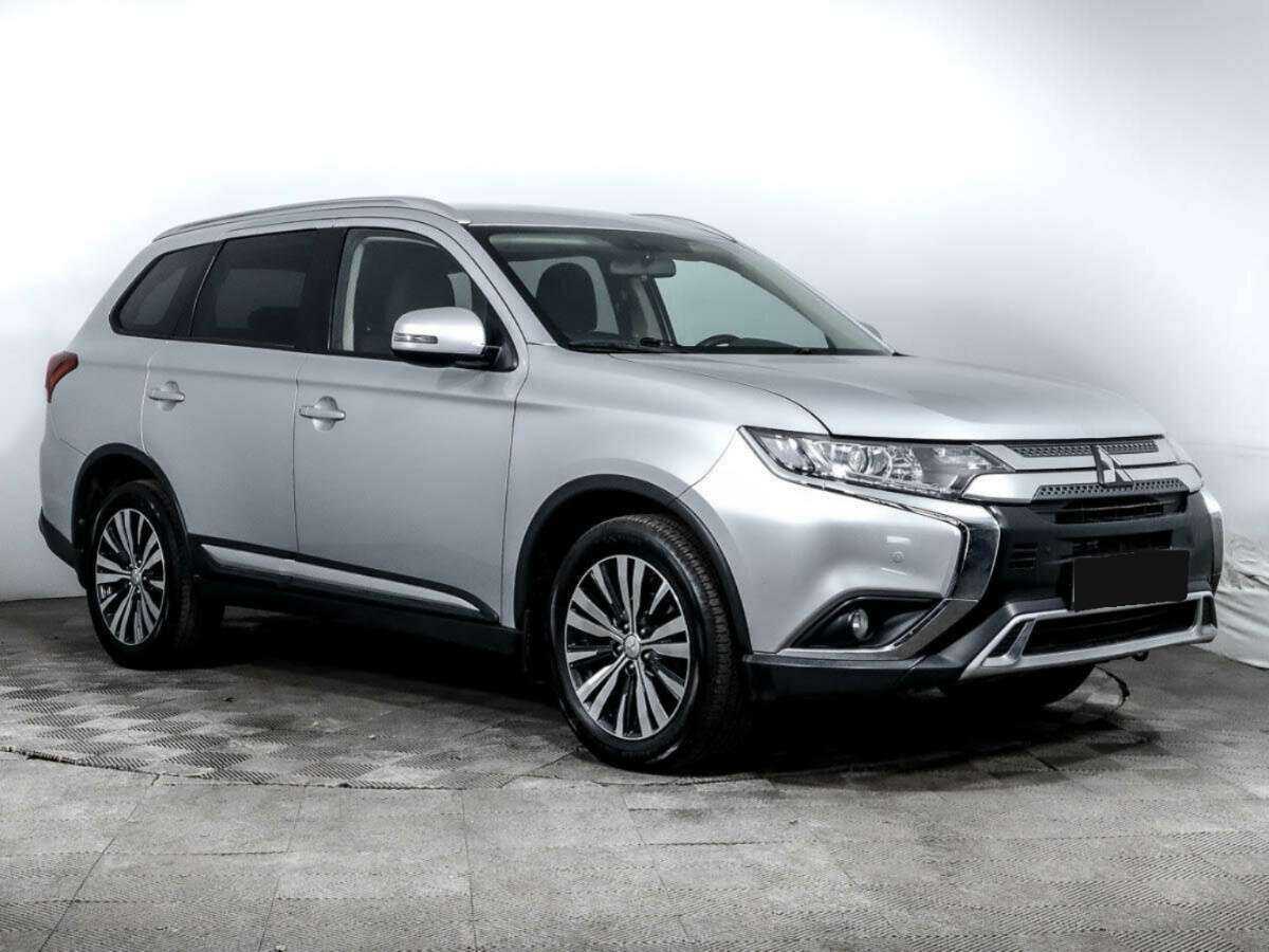 Mitsubishi Outlander с пробегом — 2019 год. Фото: #2