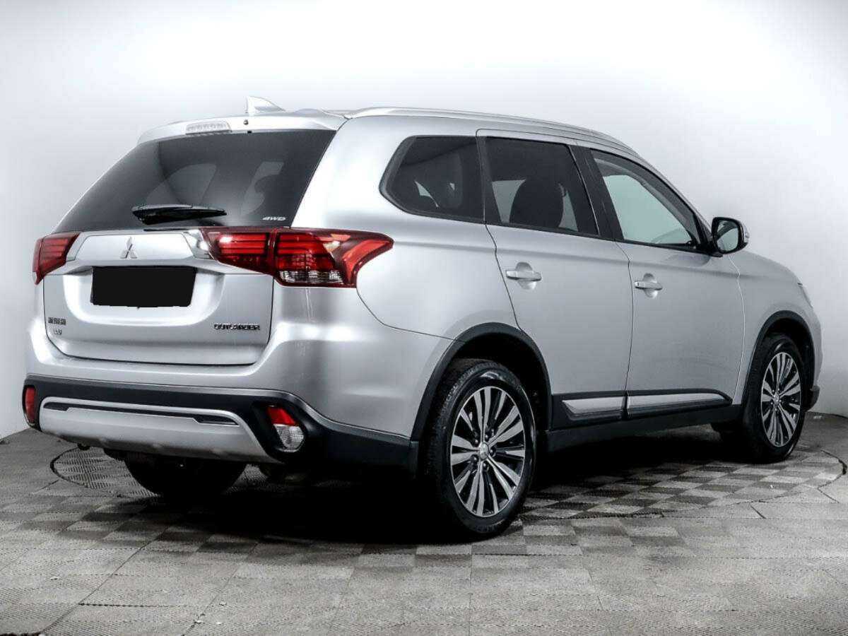 Mitsubishi Outlander с пробегом — 2019 год. Фото: #3