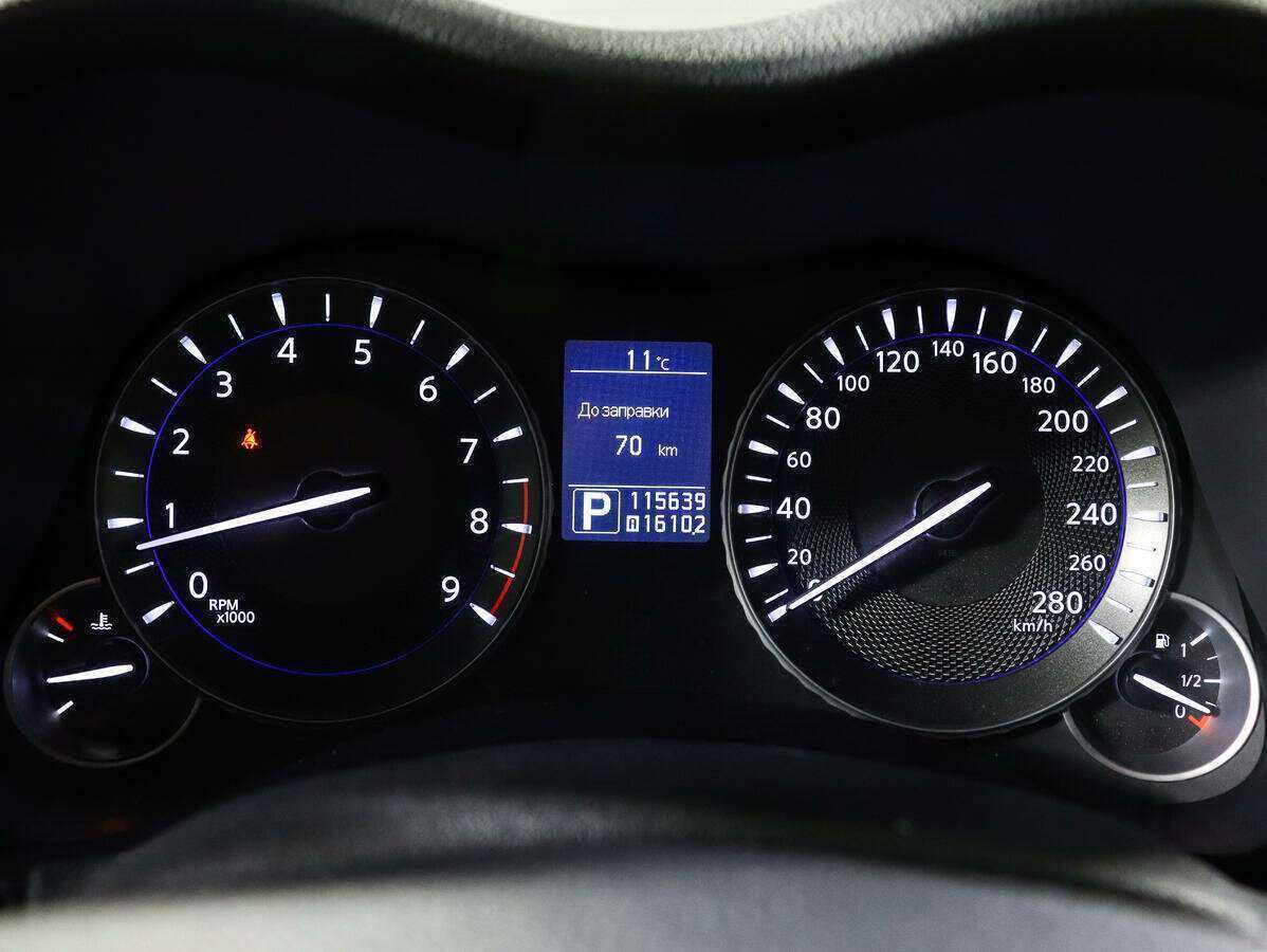 Infiniti Q70 с пробегом — 2014 год. Фото: #5