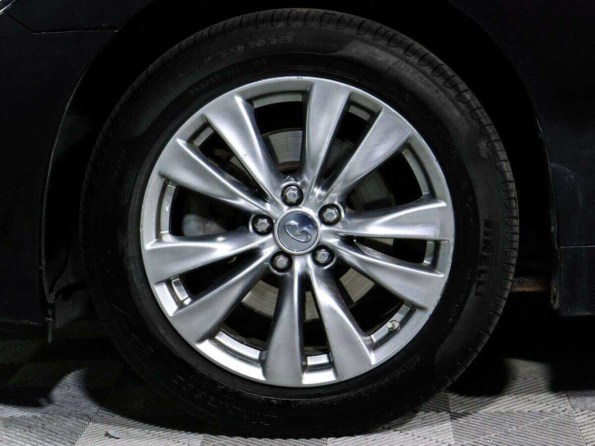 Infiniti Q70 с пробегом — 2014 год. Фото: #17