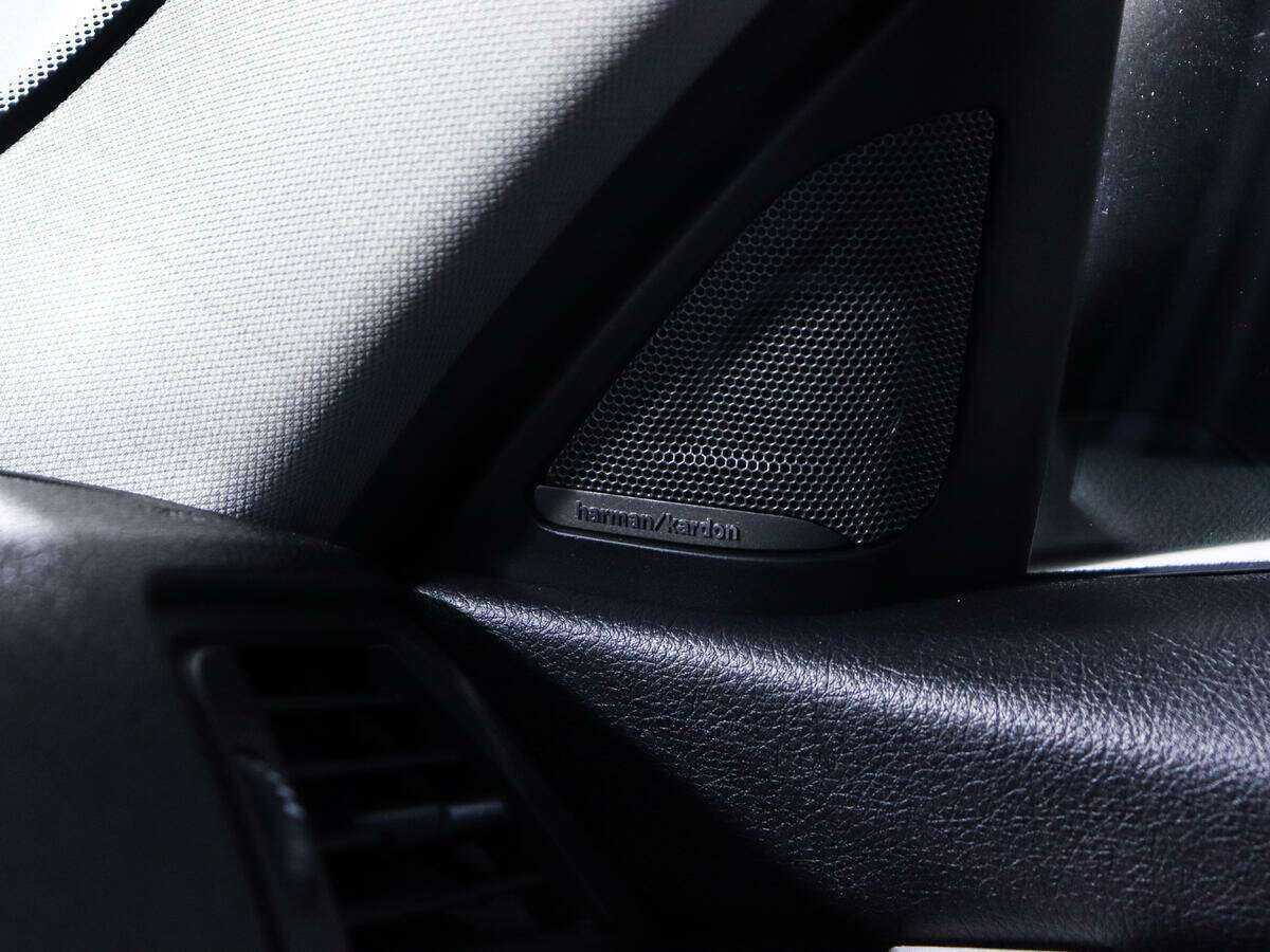 BMW 3 серии с пробегом — 2013 год. Фото: #12