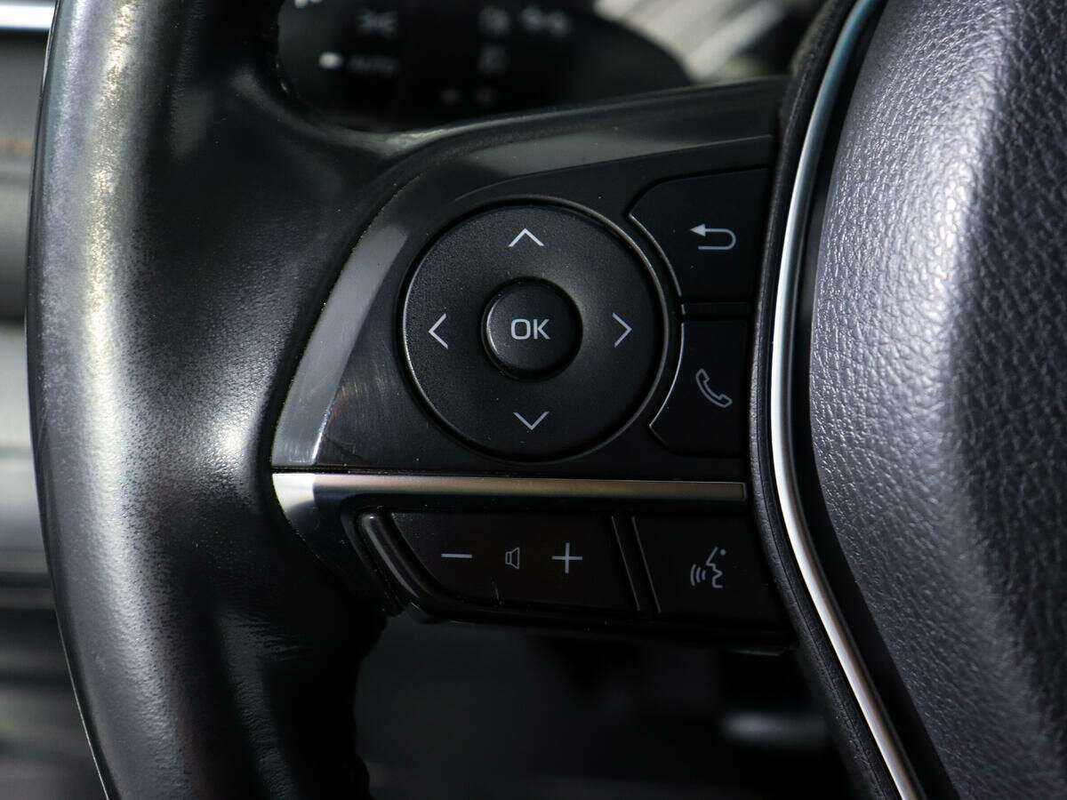 Toyota Camry с пробегом — 2019 год. Фото: #16