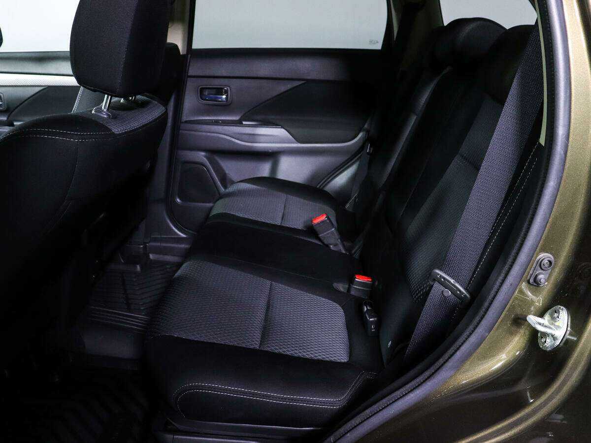 Mitsubishi Outlander с пробегом — 2018 год. Фото: #9