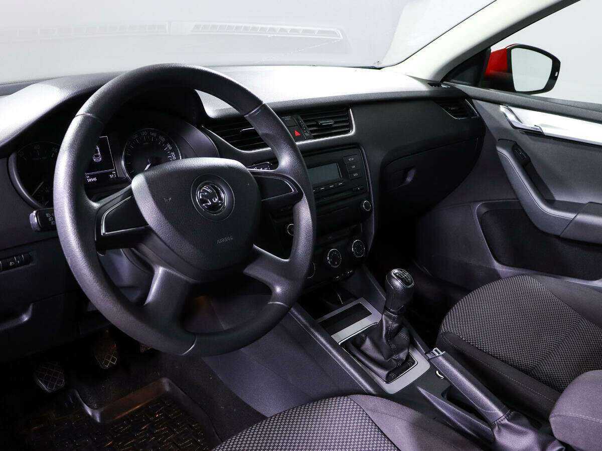 Skoda Octavia с пробегом — 2013 год. Фото: #10