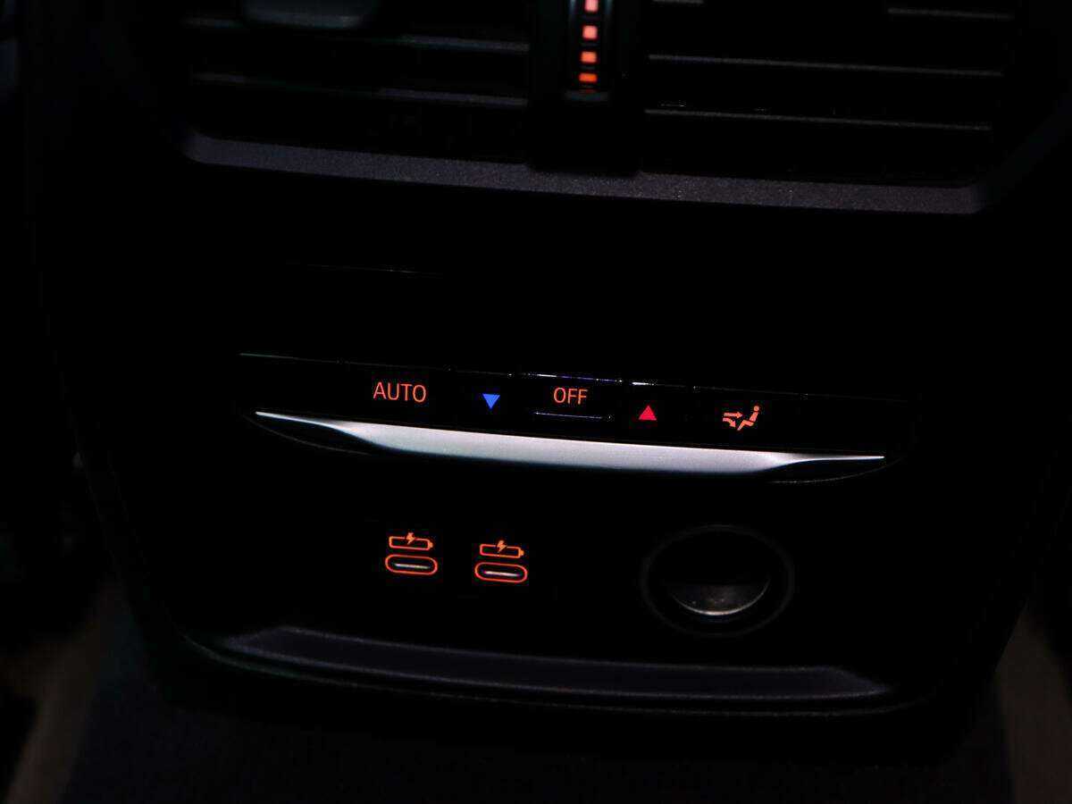 BMW 3 серии с пробегом — 2019 год. Фото: #13